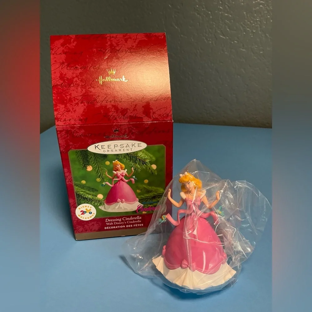 Hallmark Keepsake Ornament “Dressing Cinderella” 2000 NIB 50th Anniversary